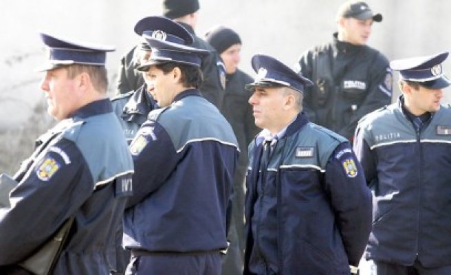 Poliţiştii ies în stradă începând cu 19 noiembrie